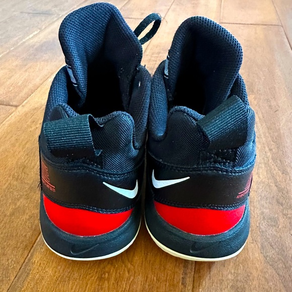 Nike Fly By II Men’s Basketball Shoes Red and Black Size 7 - Picture 9 of 9